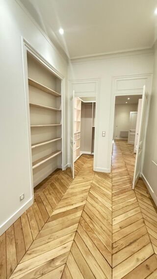  Appartement à louer 3 pièces 90 m²