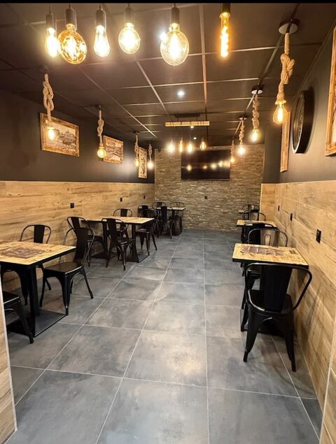 Local pour activit&eacute;e commerciale  / Tours 37 79000 37100 Tours