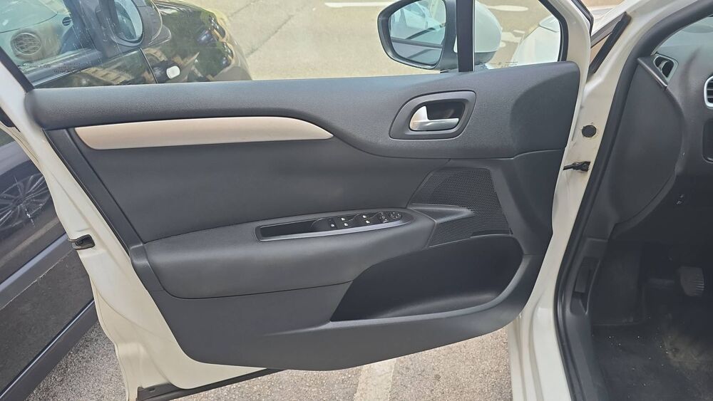 C4 1.2 PureTech 110 Feel 2016 occasion 83500 La Seyne Sur Mer