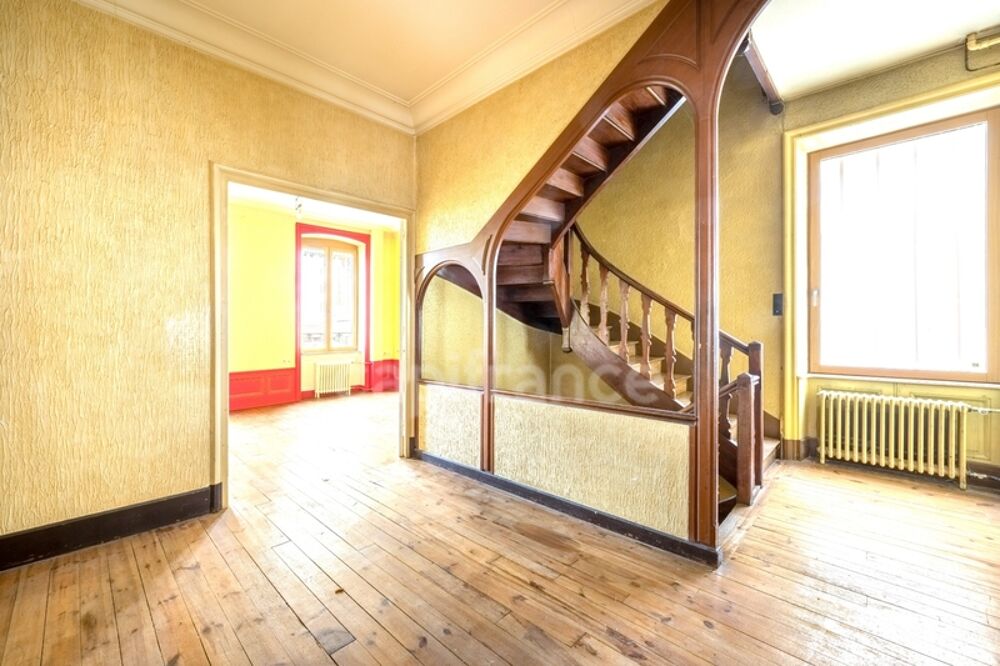 Maison à vendre avec jardin dépendances et garage PANISSIERES (42)