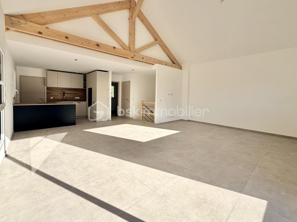 Magnifique maison 5 pièces sur 660 m² de terrain à l'entrée de Sillingy