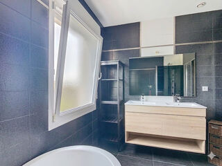  Appartement à vendre 5 pièces 138 m²
