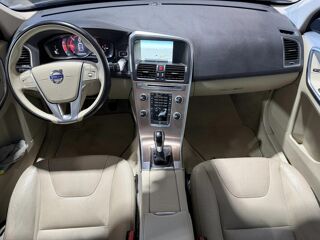 XC60 I Phase 2 D3 2.0 TDi 16V FWD 150 cv MOMENTUM 2015 occasion 85190 Venansault