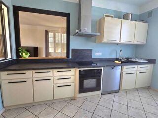  Villa  vendre 8 pices 200 m