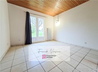 Vente Maison Maison aux Herbiers, maison plain-pied de 94 m2 avec 2 chambres sur une parcelle de 1250 m env2 env 4 pièce(s) 94.35 m2 Les herbiers