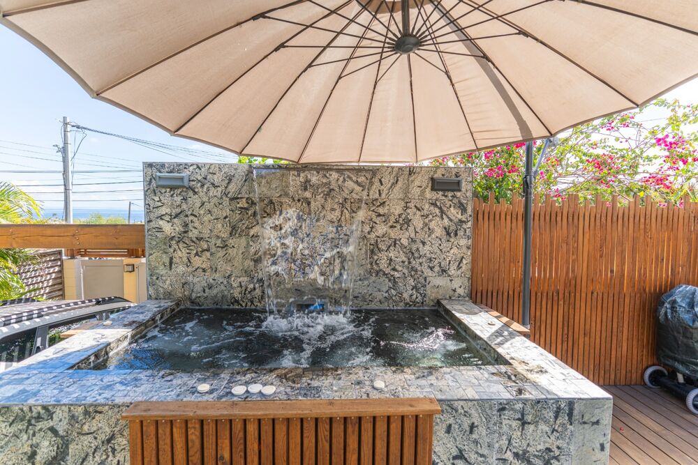 SAINT-GILLES-LES-BAINS  VILLA RÉNOVÉE AVEC PISCINE, SPA ET 5 CHAMBRES