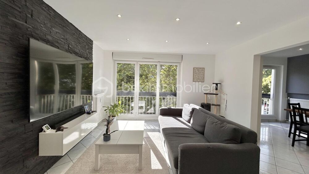 Vente Appartement COUP DE CŒUR ASSURÉ POUR CE SPACIEUX T4 RÉNOVÉ EN T3 AVEC LOGGIA ET PARKING PRIVATIF Le pont de claix
