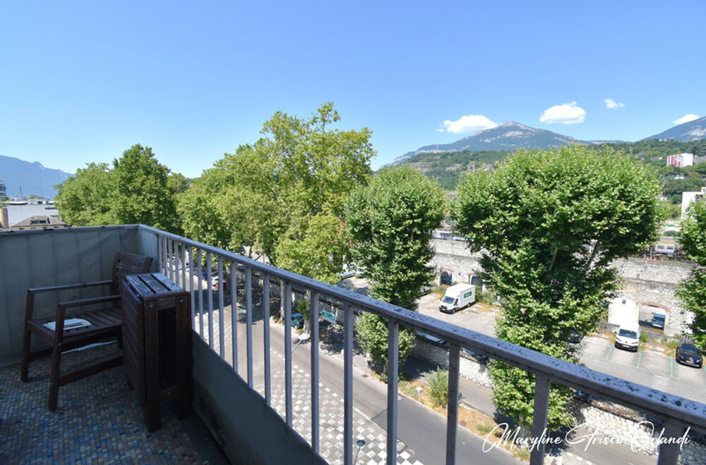 Vente Appartement Appartement 4 pièces en dernier étage, plein centre Chambery