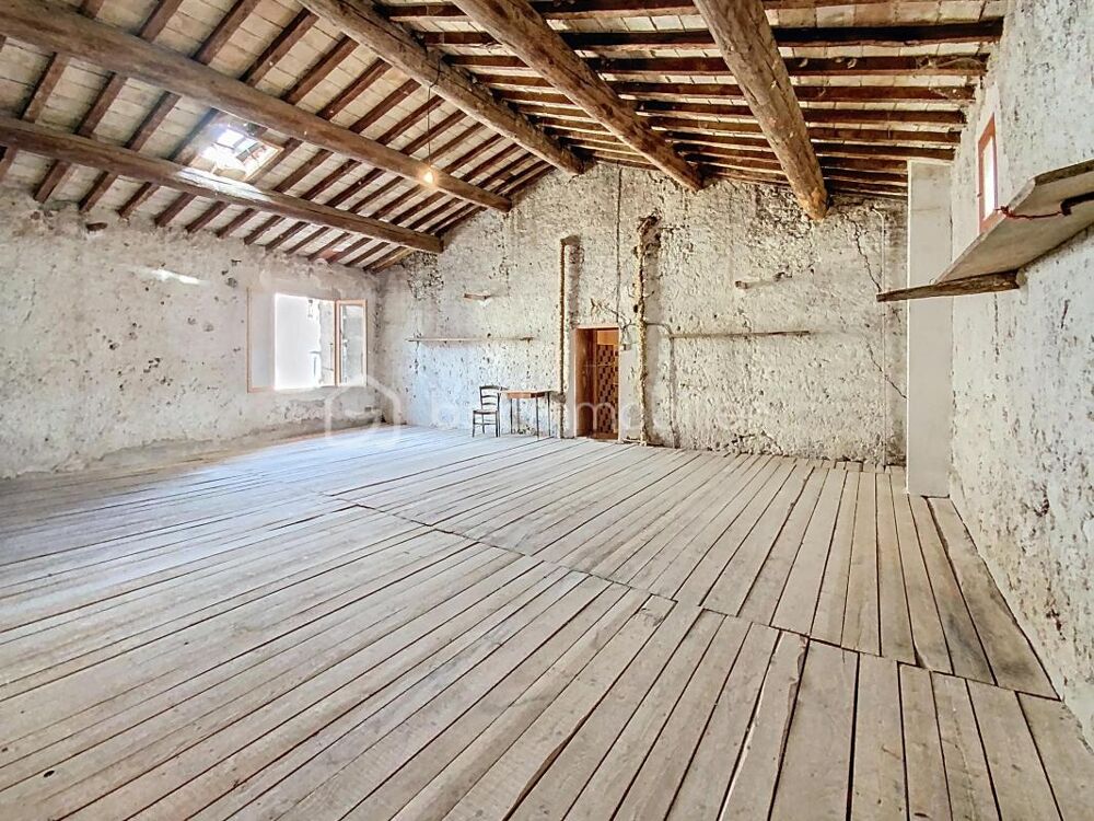 Maison de village au fort potentiel  263 m² habitables au coeur de Bessan !