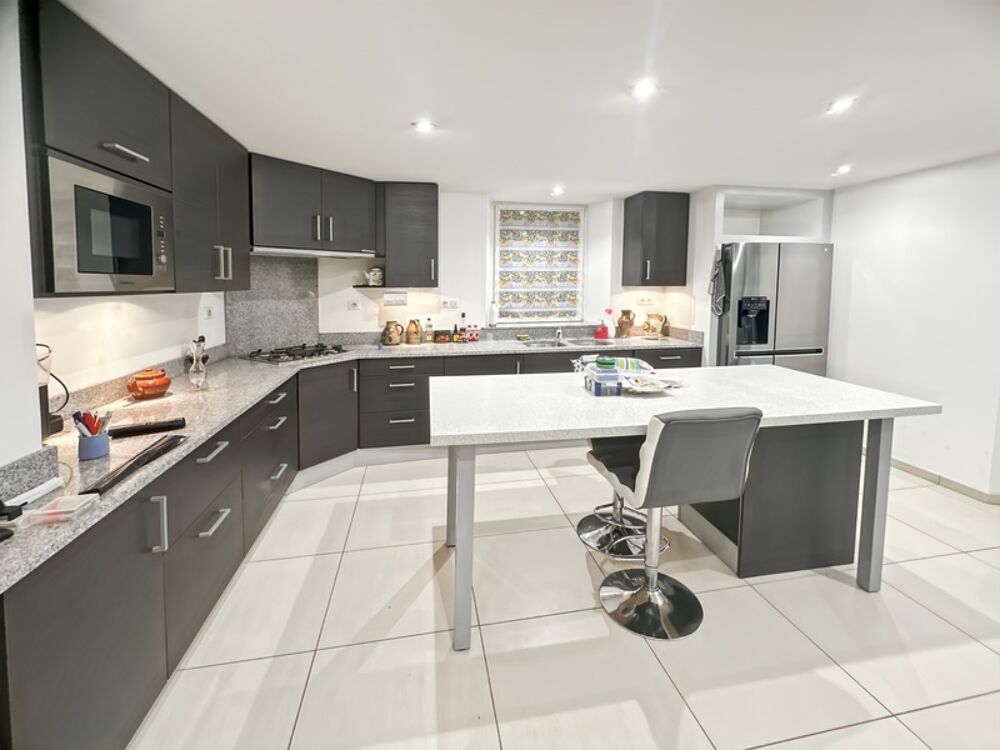 Vente Maison Maison rénovée 6 pièces sous sol total piscine Mesigny