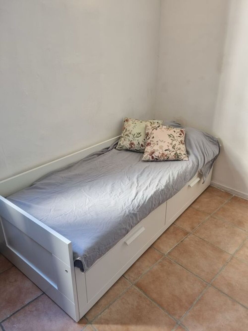 Location Appartement Studio de 25m2 à louer sur Arles Arles
