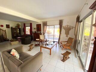  Maison � vendre 9 pi�ces 220 m�