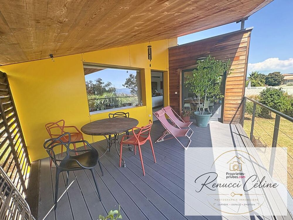 Maison d'architecte de type T4 de 184 m² à Ajaccio
