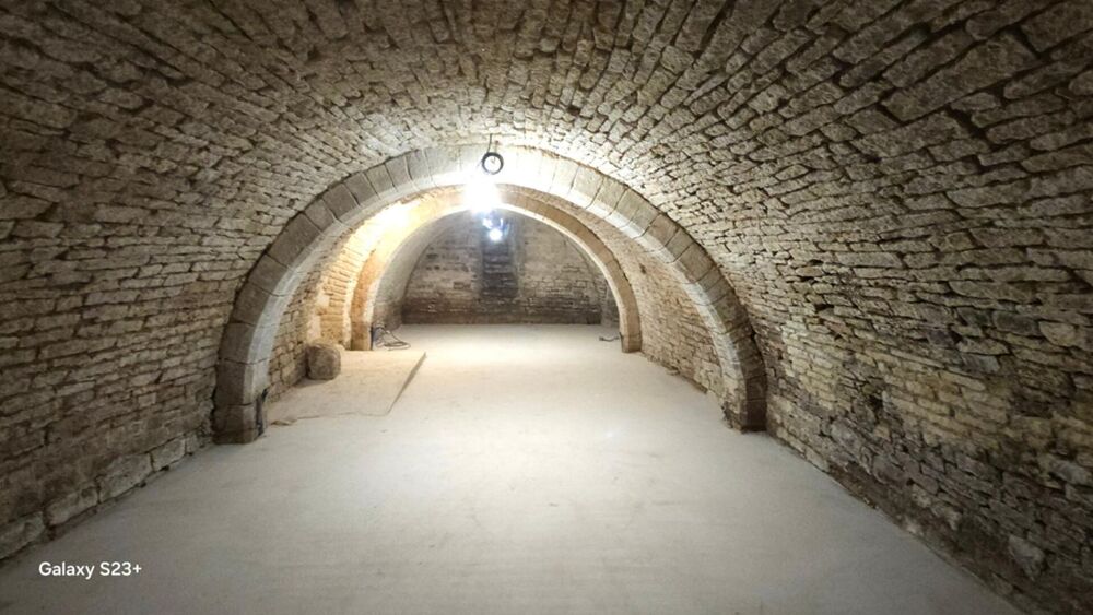 Caves Voutées