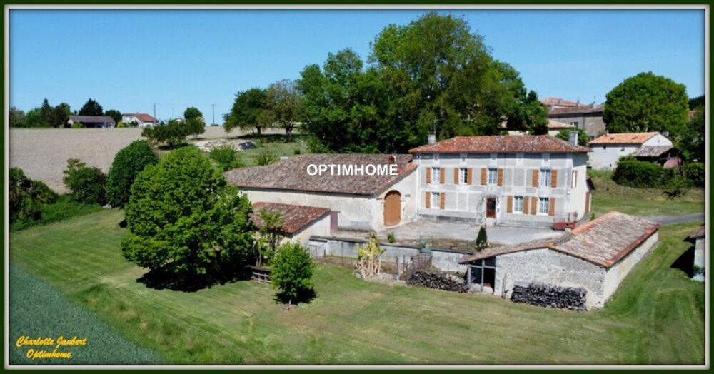 Corps de ferme au calme avec vue dégagée sur la campagne