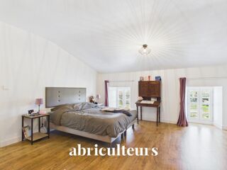  Immeuble à vendre 6 pièces 333 m²