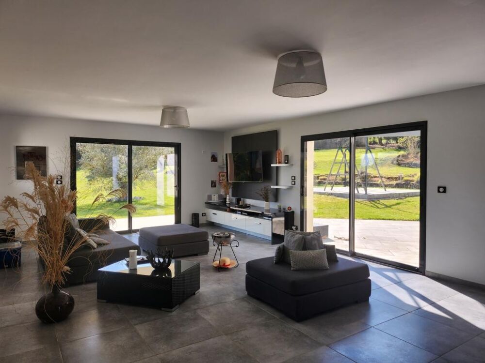 Magnifique maison moderne avec piscine intérieure et SPA