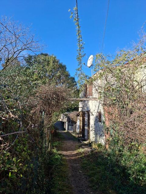   A vendre Laval Pradel maison de village mitoyenne de 77 m2 avec jardinet de 60 m2 Maison - 4 pi�ce(s) - 77 m�