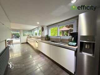  Villa � vendre 8 pi�ces 200 m�