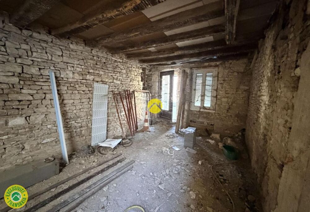 Garage avec atelier et cour