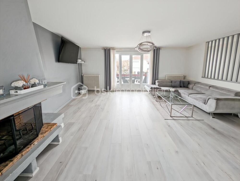 BELLE MAISON SOUS SOL TOTAL LIMITE LIVRY GARGAN SECTEUR RECHERCHE LES TREFLES PROCHE GARE RER B