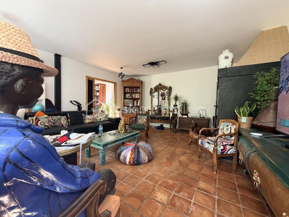 à vendre  Propriété/château Magny-les-Hameaux (78114)