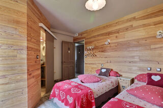  Immeuble à vendre 353 m²