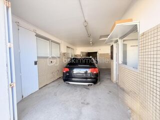  Parking / Garage à vendre 94 m²