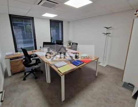 710 M&sup2; ENTREPOT BUREAUX A FONTENAY SOUS BOIS 1100000 94120 Fontenay sous bois