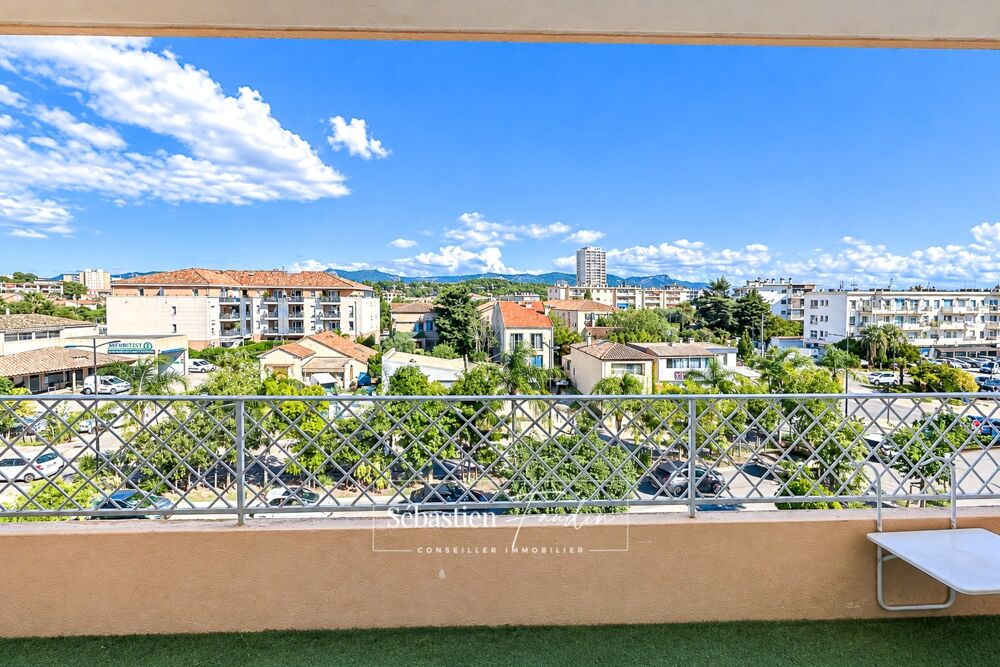 Appartement à vendre 3 pièces LA SEYNE SUR MER (83) - 74,5 m² - 2 balcons - 500 m de la plage Mar Vivo - dernier étage - station