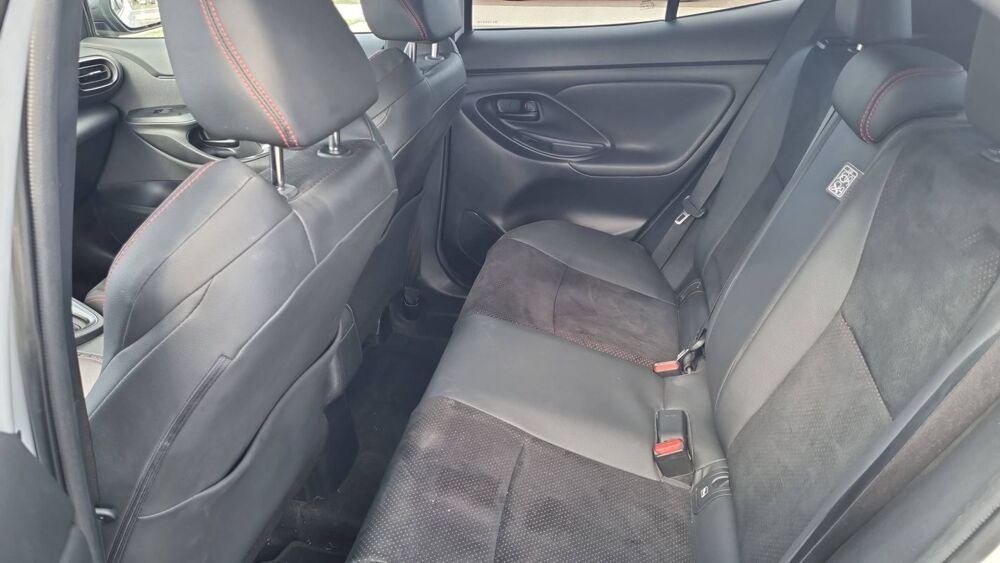 Yaris Cross 1.5 VVT-i 116 Hybrid E-CVT GR Sport - Automatique Entretien 2023 occasion 45200 Montargis