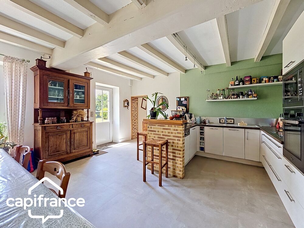 Maison en pierre de caractère 195 m²  3 chambres  mezzanine  terrain 1 606 m²  Saint-Martin-de-Sanzay proche Saumur, Montreu