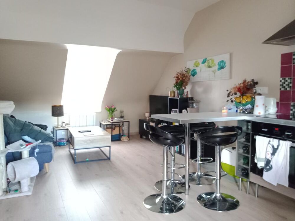Appartement À Vendre - Immeuble ancien - Type 2 - 2ème et dernier étage - Au calme