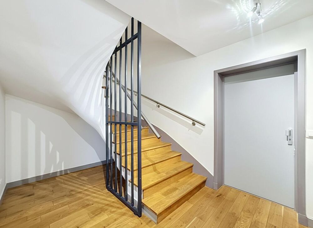 Vente Appartement Duplex récent de standing  Climatisation Deux balcons  petite copropriété Faibles charges Chilly mazarin