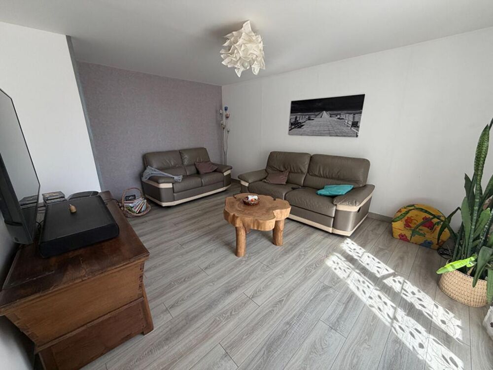 Vente Maison Maison Nanteuil 6 pièce(s) 161m2 Nanteuil