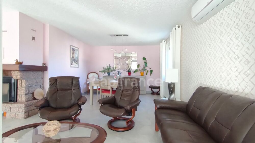 Vente Maison VEAUCHE – Belle maison familiale d'environ 130 m² sur 1050 m² de terrain clos et arboré Veauche