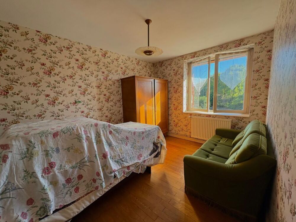 ? Maison de village avec jardin  Au Centre de Cormoz