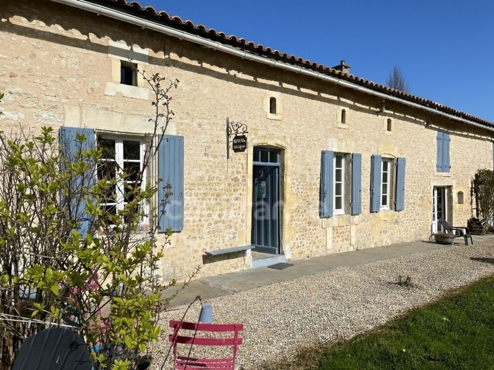 Vente Propriété/Château Domaine viticole avec activité touristique de 9,39 hectares - Vanzac (17) Vanzac