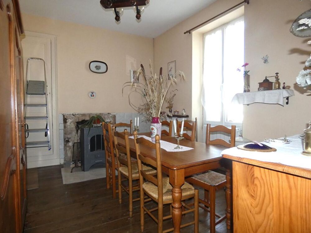 Vente Maison Maison Hautefort 6 pièce(s) 76 m2 Hautefort