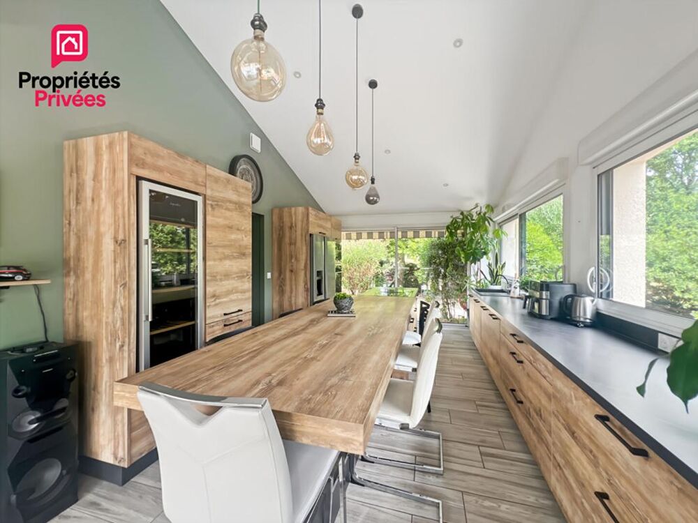Maison en pierre rénovée de 142 m² sur plus de 7 300 m²