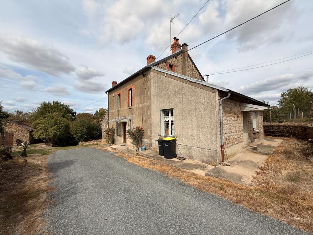 EN EXCLUSIVITE ! Propriété 2 maisons + dépendances sur 4700 m2 de terrain (ou 1ha8 si nécessaire) 88 000 €