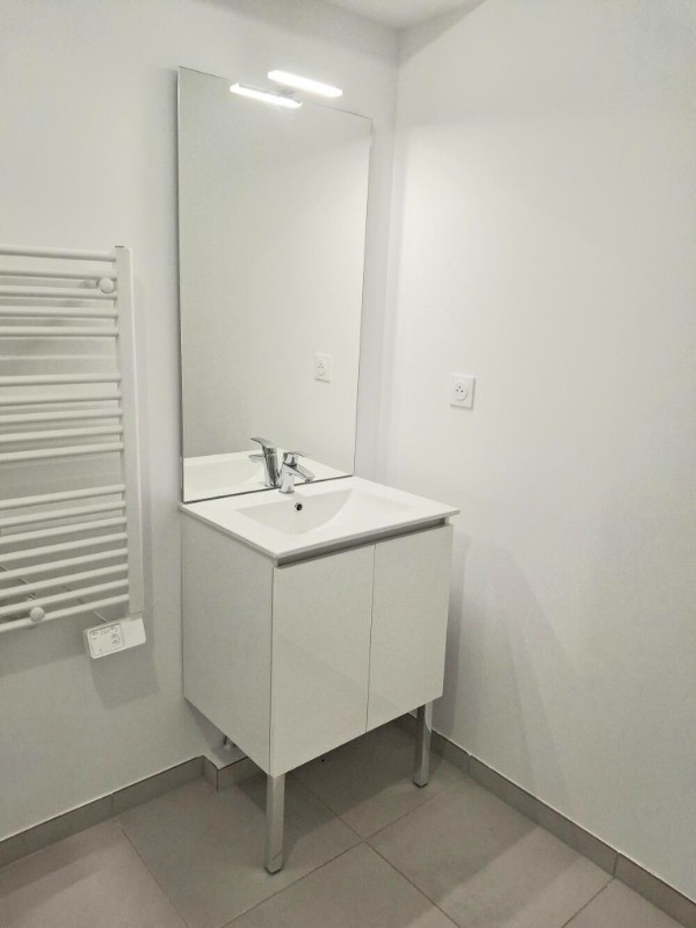 Location Appartement T1 NEUF avec terrasse et parking à MONTEUX Monteux