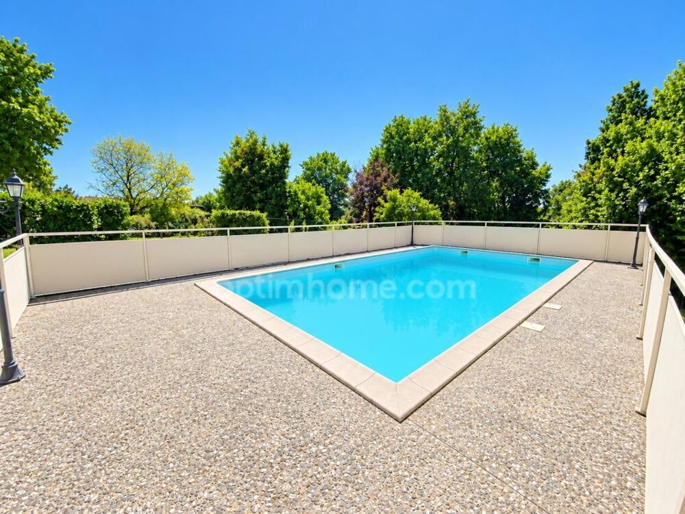 Maison de caractère 5 pièces avec jardin, piscine et garage à DOUZAINS (47330)