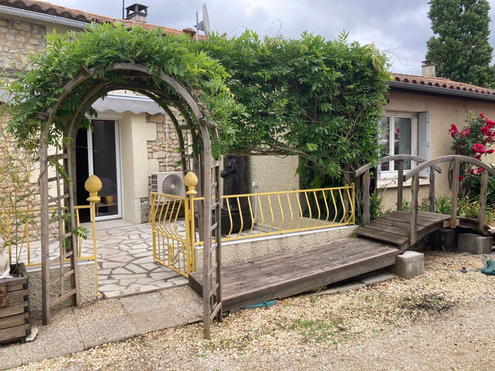 Vente Maison Dpt Charente Maritime (17), à vendre Sainte-Radegonde, maison P4, 113 m² Sainte radegonde