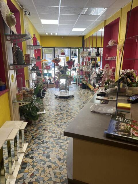 EXCLUSIVITE ! Chaleur et confort dans un local commercial polyvalent au c�ur de la ville ! 259000 38510 Morestel