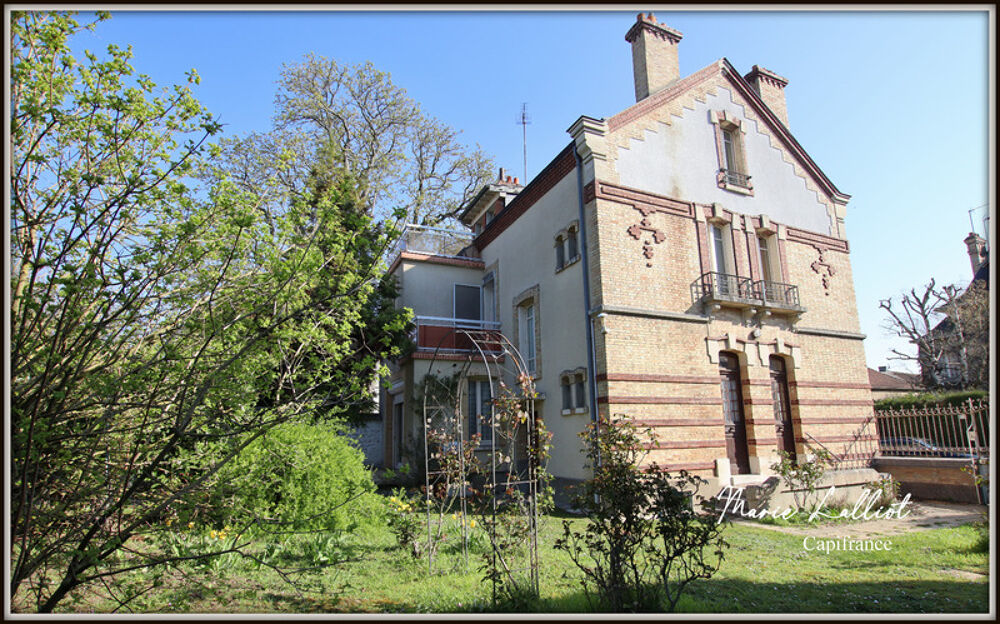 Maison à vendre 8 pièces, 167m², Pithiviers Centre, garages, 6 chambres