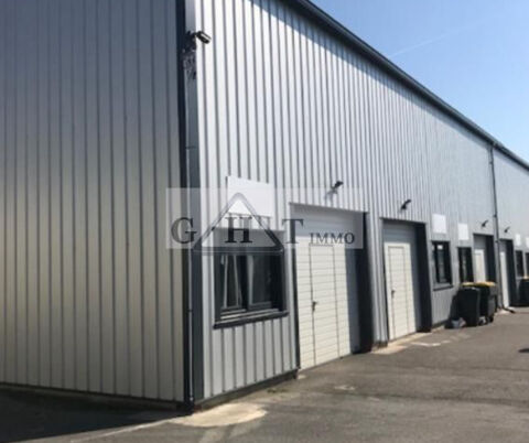 ENTREPOT DE 90M² A LOUER A LE PLESSIS-BELLEVILLE 1200 60330 Lagny le sec