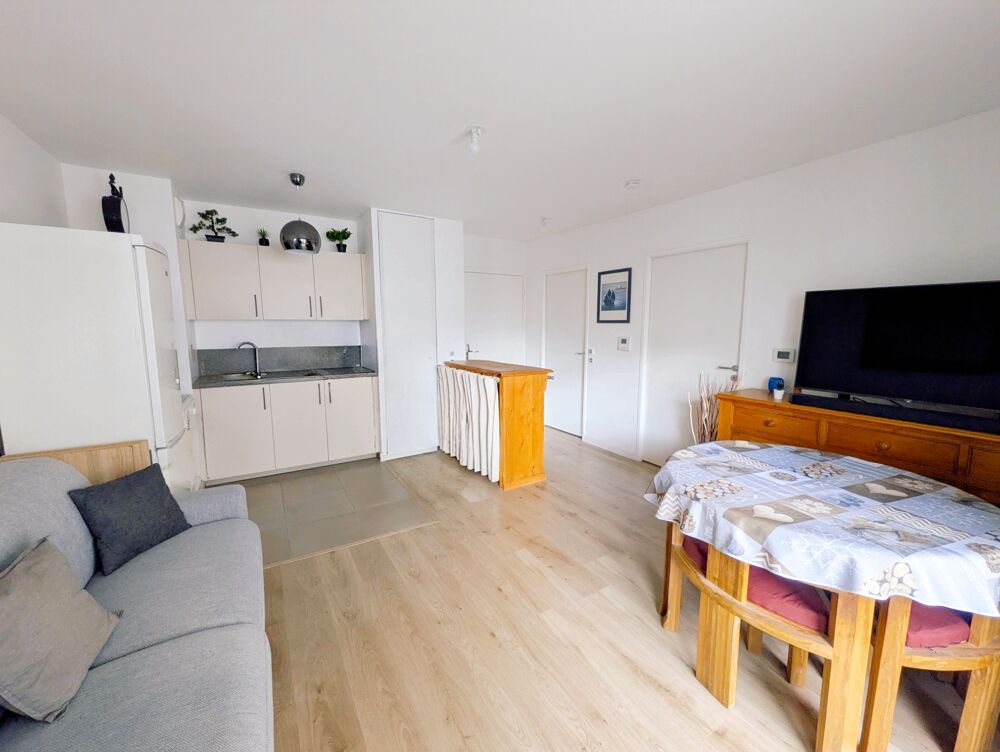 EXCLUSIVITÉ  Appartement récent, balcon, parking et gare à pied : un 2 pièces prêt à vivre !