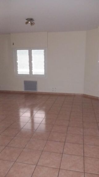  Appartement à louer 3 pièces 69 m²