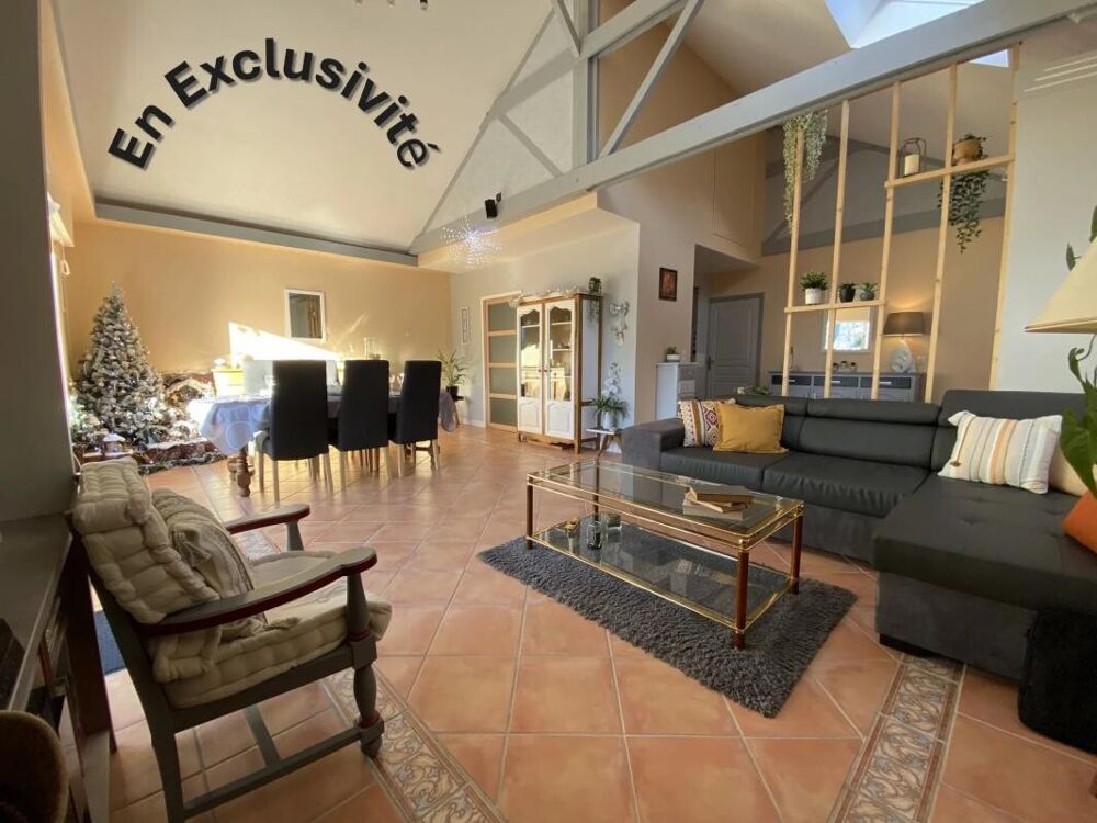 Maison de charme avec locatifs 206 m² de plain-pied  St Nol